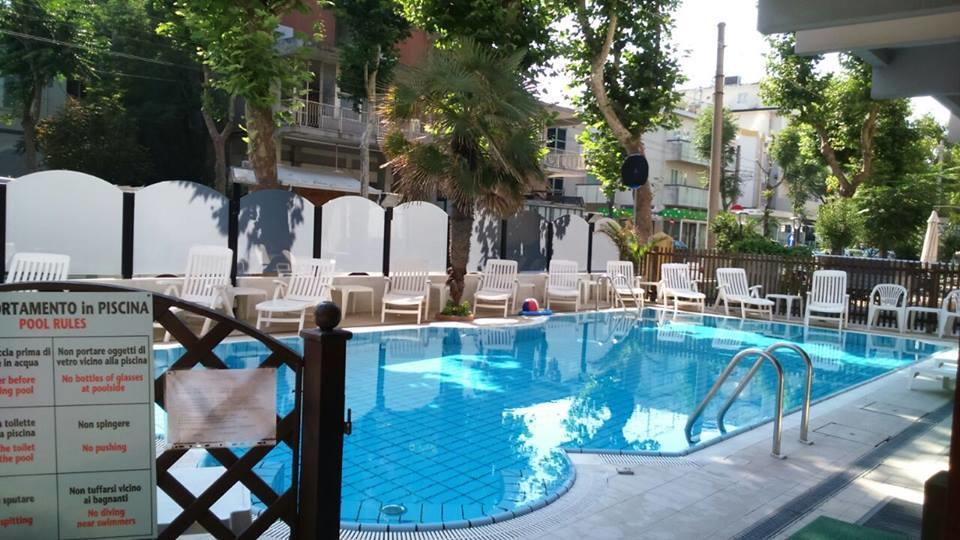 Hotel Giglio Rimini Exteriör bild