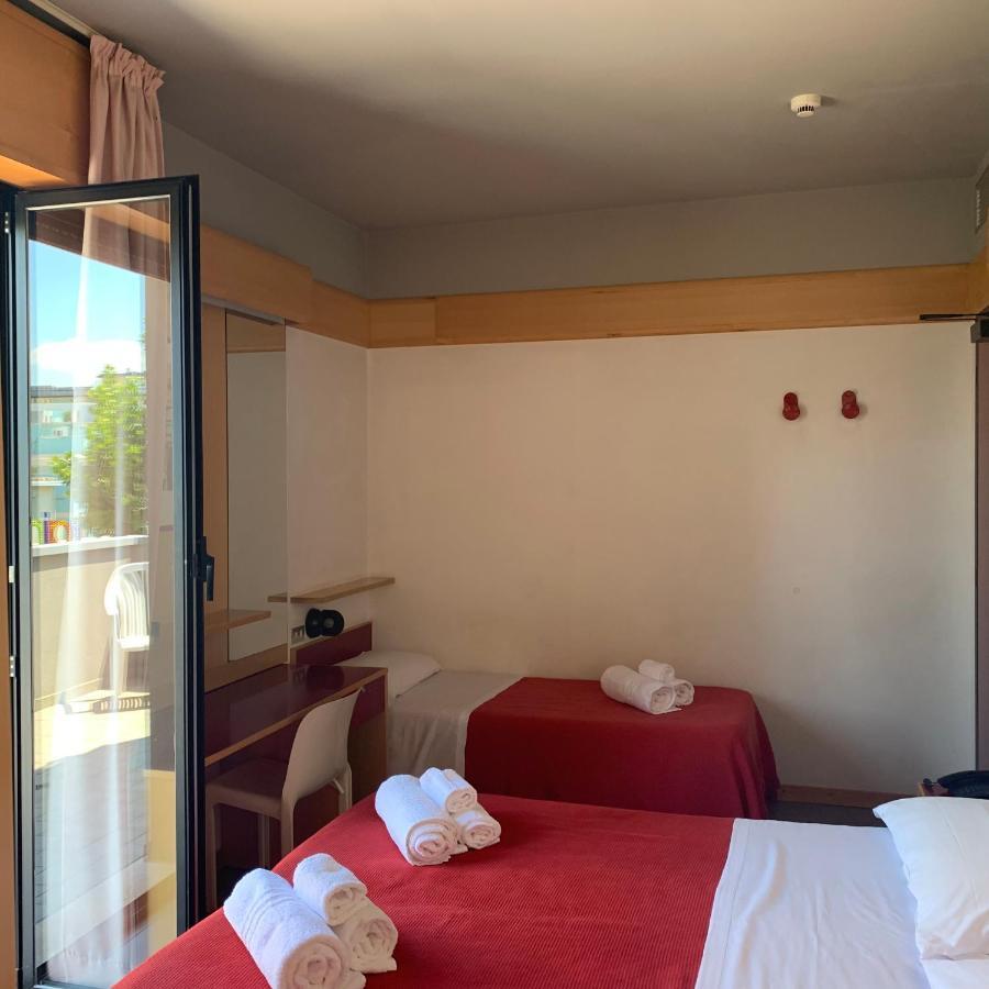 Hotel Giglio Rimini Exteriör bild