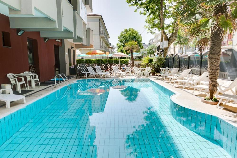 Hotel Giglio Rimini Exteriör bild