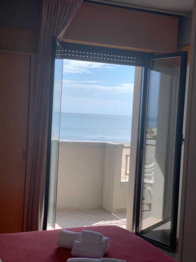 Hotel Giglio Rimini Exteriör bild